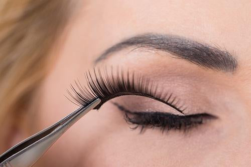 7 Occasions to Wear Fake Eyelashes